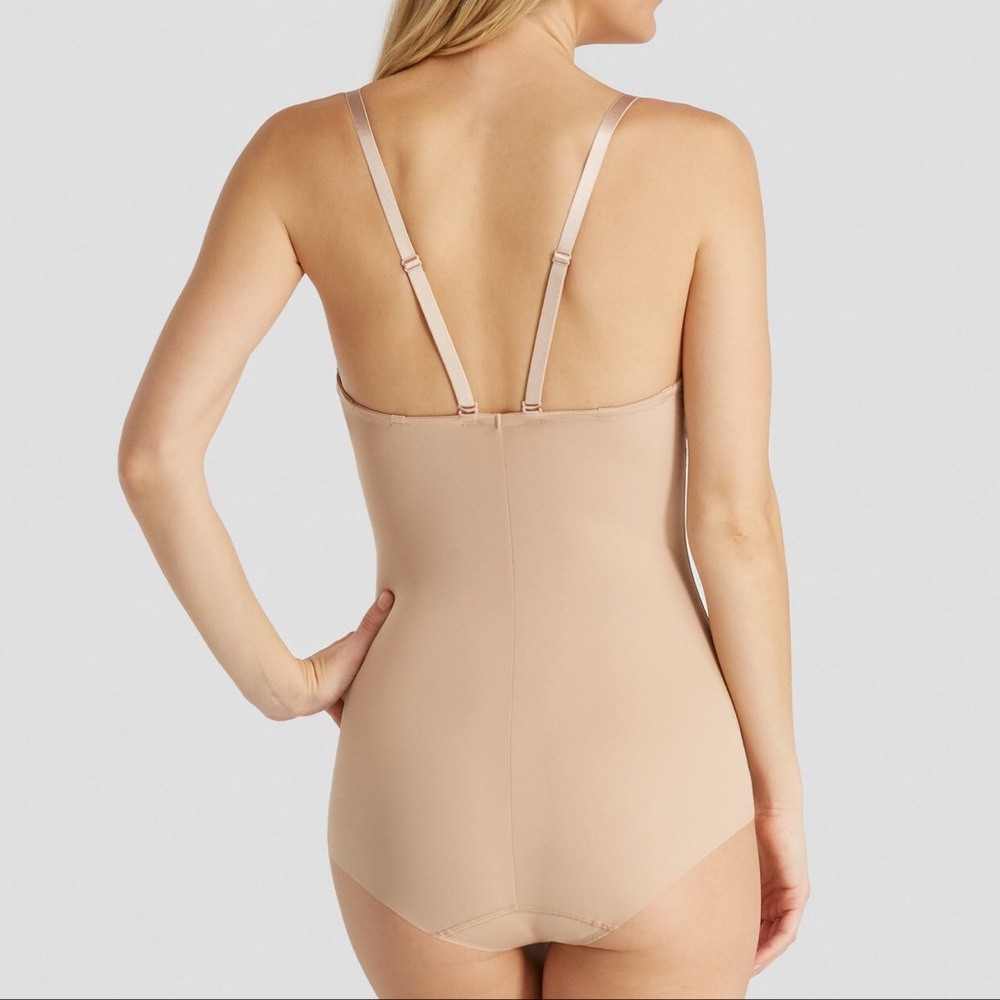 🆕 Spanx Assets Low Back Panty Bodysuit - Picture 2 of 5